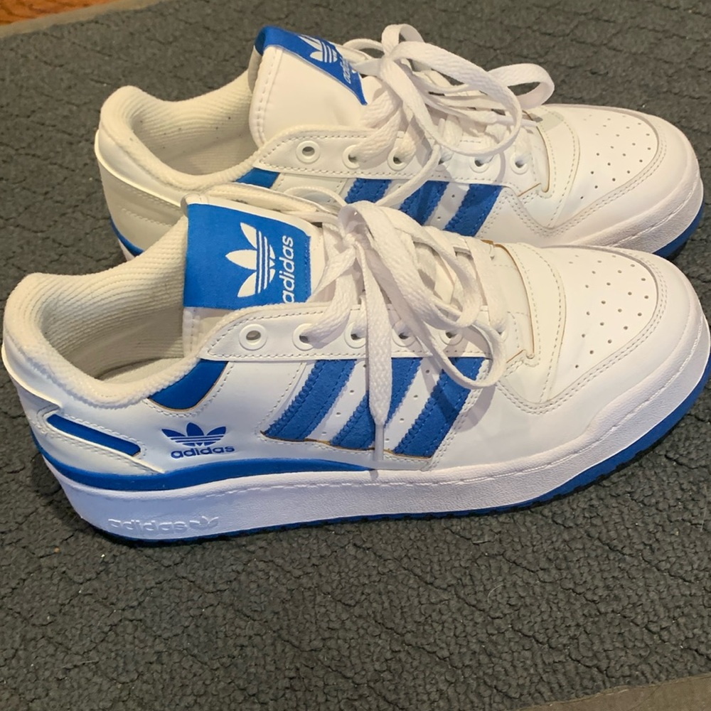 LIKE NEW Adidas Forum Bold Stripes - Picture 2 of 11